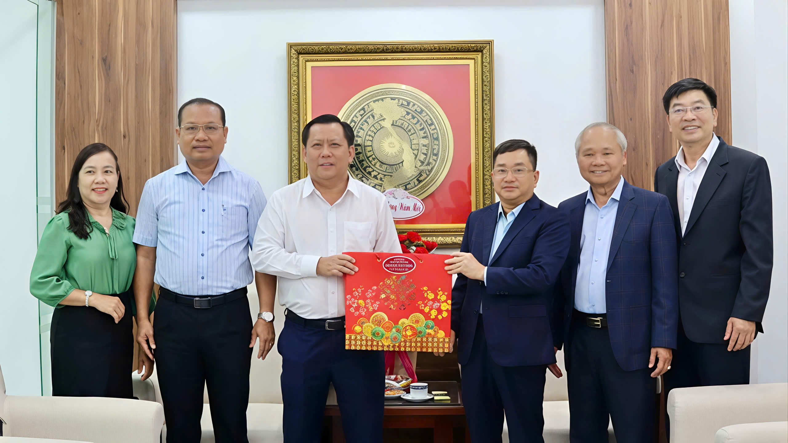 Lãnh đạo UBND tỉnh Tây Ninh thăm và chúc Tết Công ty Cổ phần Phát triển KCN & Đô thị Thủ Thừa nhân dịp Xuân Bính Ngọ 2026
