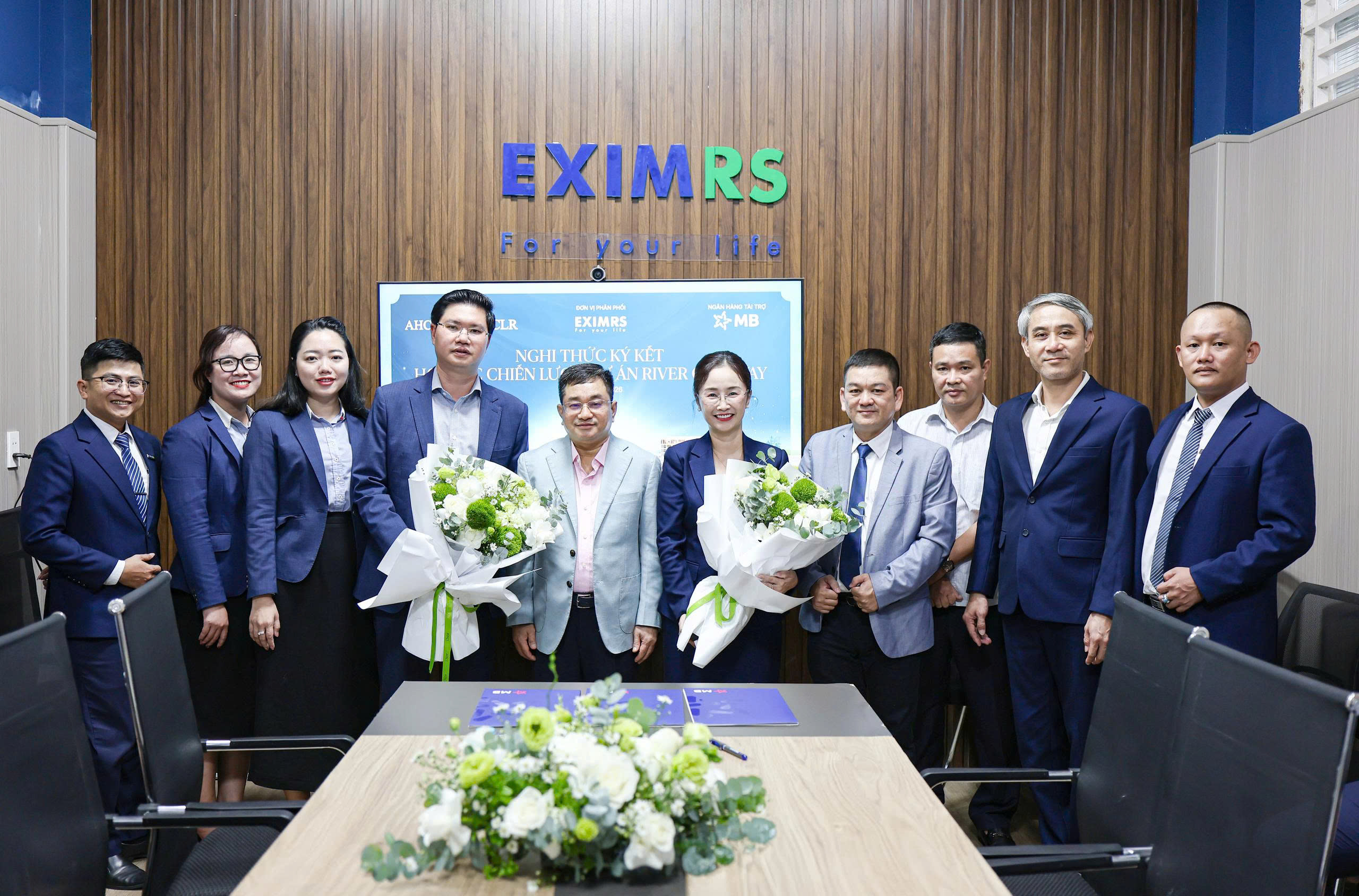 IDTT KÝ KẾT HỢP TÁC CHIẾN LƯỢC DỰ ÁN RIVER GATEWAY CÙNG EXIMRS VÀ MB BANK